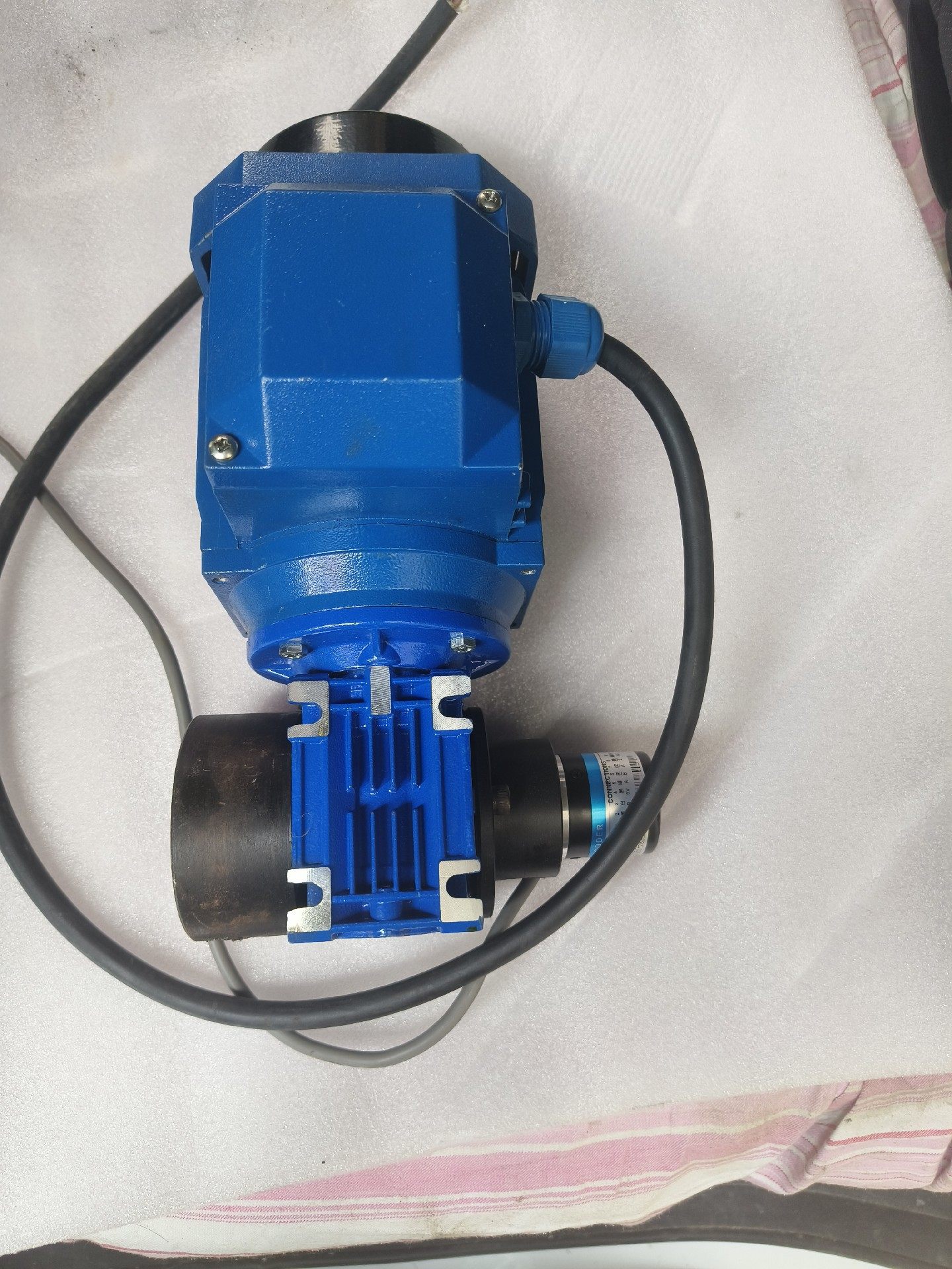 THREE-PHASE   Y2-6324电机，二手拆机成色