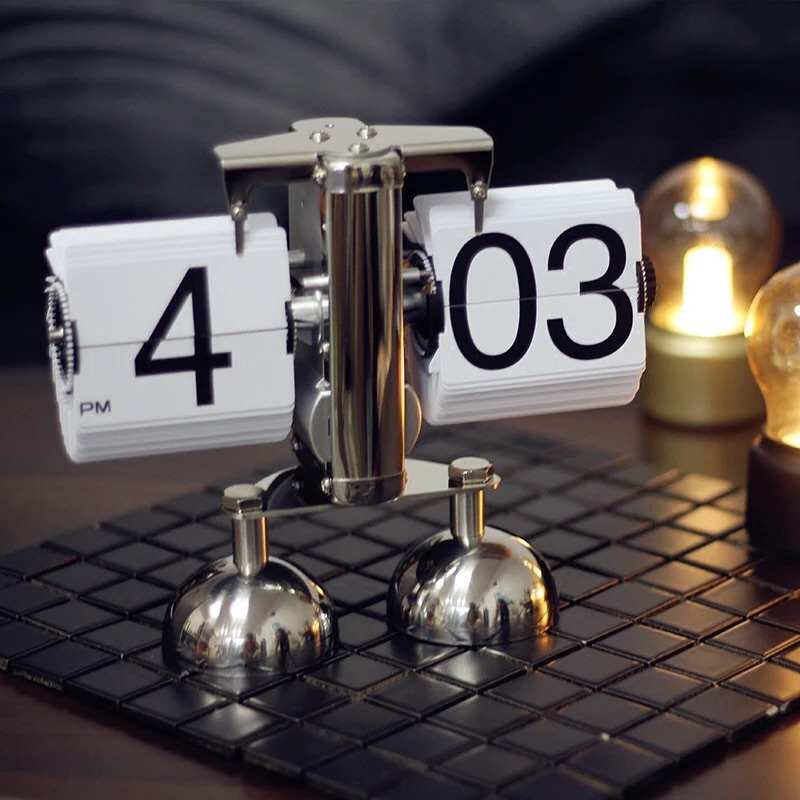 工厂直供双脚天平翻页钟客厅简约欧式地中海北欧时尚桌面摆钟摆件