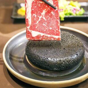 酒店创意火山石餐具火焰牛排岩石烤肉脆皮乳鸽日韩式特色石头盘子