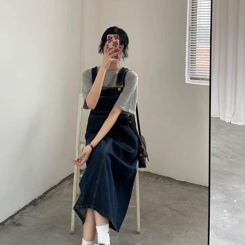 牛仔背带裙女2026秋季新款洋气减龄梨形身材显瘦小个子吊带连衣裙
