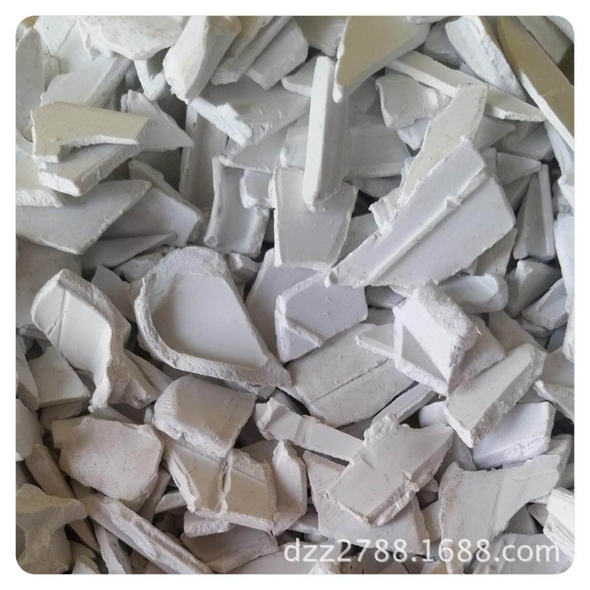 低价再生硬PVC粉碎料墙壁板原料pvc破碎料 硬PVC塑钢粉碎料