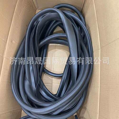 重汽豪沃WWG1642710002 前风窗玻璃密封条 前挡风胶条 外贸出口