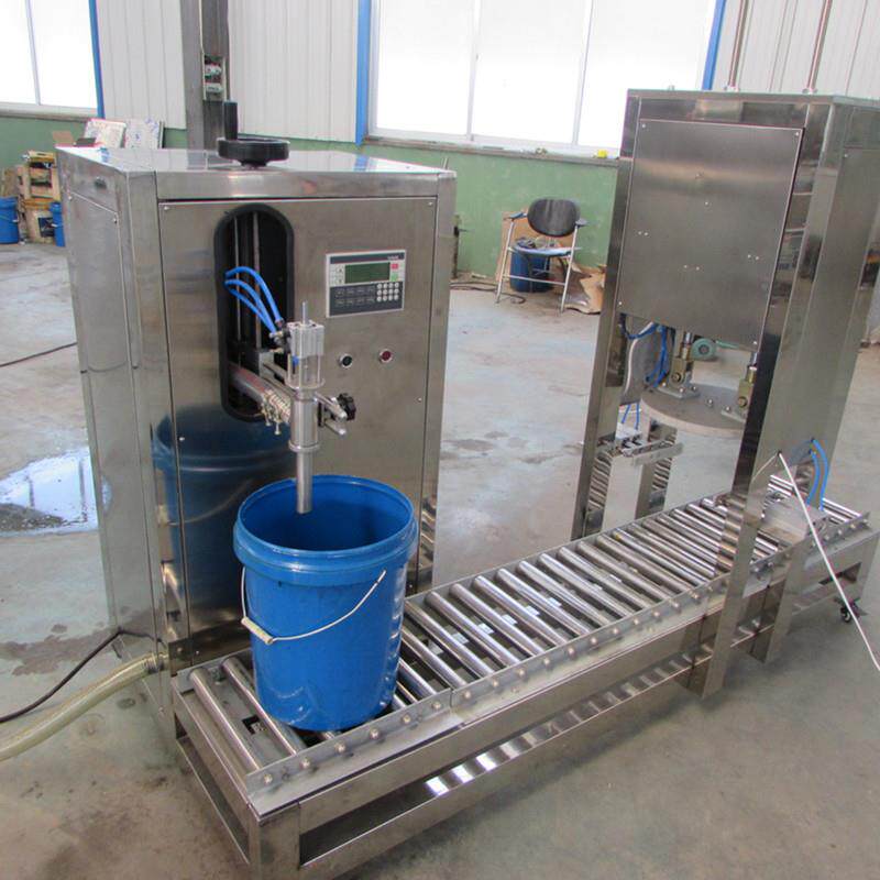 厂家直销18L塑料桶润滑油灌装机半自动称重式灌装机压盖机