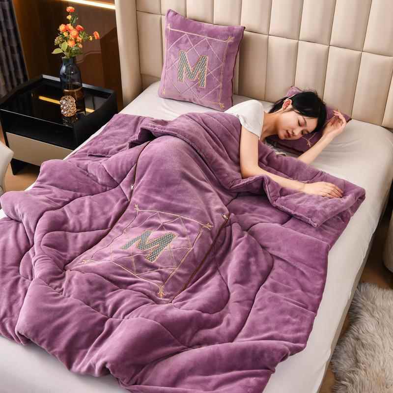 正品225冬季加厚保暖抱枕被两用牛奶办绒毯子公室午睡0枕汽车载二