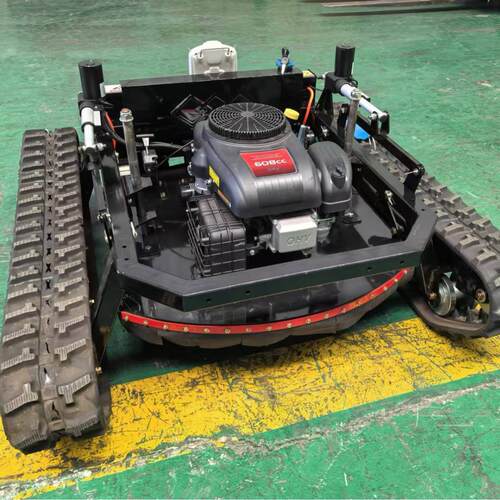 果园农场开荒履带碎草机黑坦克式遥控割草机lawnmower符合EPA