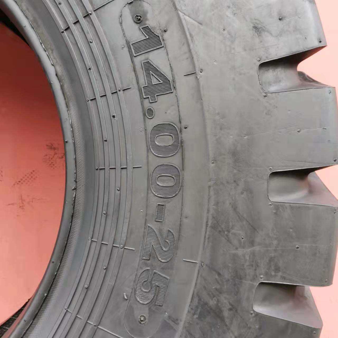 宽体自卸车轮胎 华鲁银宝矿用13/14.00R24/25 1300R25 14.00-25