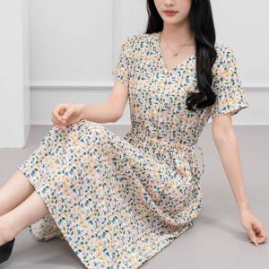 高端棉绸连衣裙新款2026女夏季可外穿碎花V领收腰人造棉大摆裙子