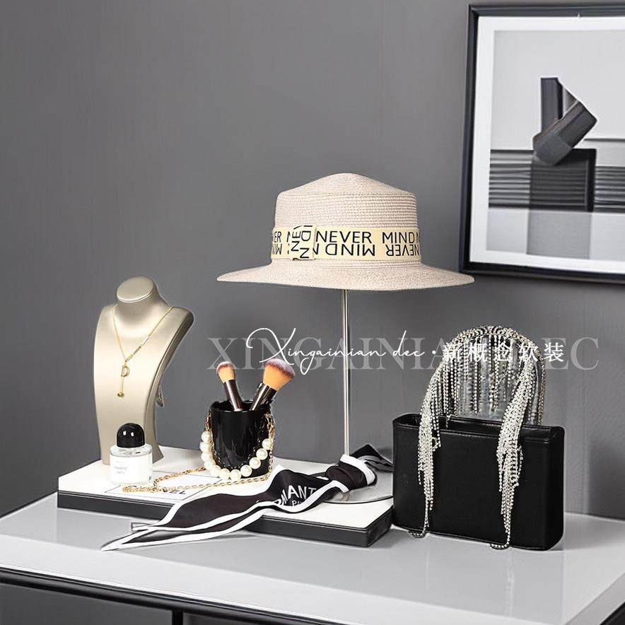 现代样板房衣帽间饰品梳妆台组合套装香水托盘眼镜衣柜软陈设