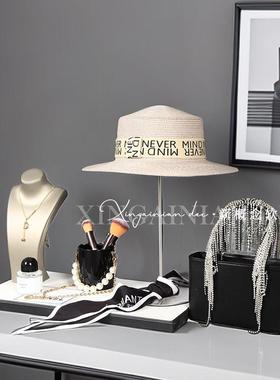 现代样板房衣帽间饰品梳妆台组合套装香水托盘眼镜衣柜软陈设