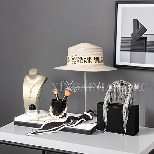 现代样板房衣帽间饰品梳妆台组合套装香水托盘眼镜衣柜软陈设