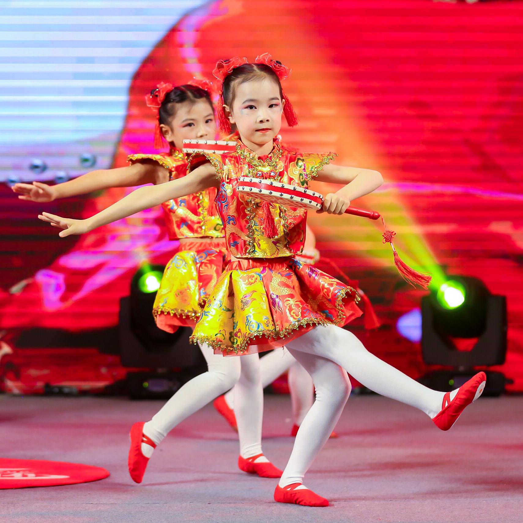 六一儿童中国红说唱喜庆风梦娃秧歌服幼儿女太平鼓民族舞蹈演出服