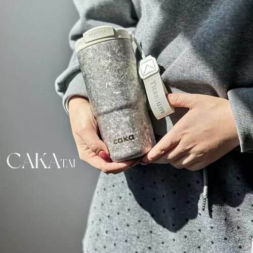 CAKA纯钛咖啡保温水杯女生高颜值智能温显车载杯生日礼物可携式钛