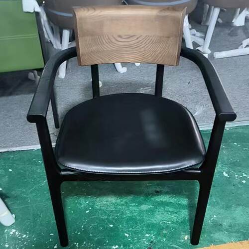 复古黑色餐椅轻奢实木椅子家用靠背中古扶手餐椅设计师主人洽谈茶