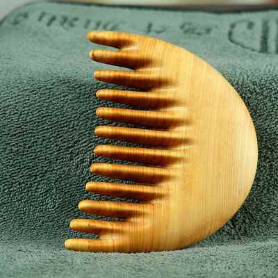 黄杨木雕手无品牌/把件梳子梳礼整木雕刻家居品送木梳宽齿梳