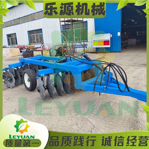 源头厂家重耙农用四轮拖拉机后置带灭茬碎土秸秆切碎出口非洲