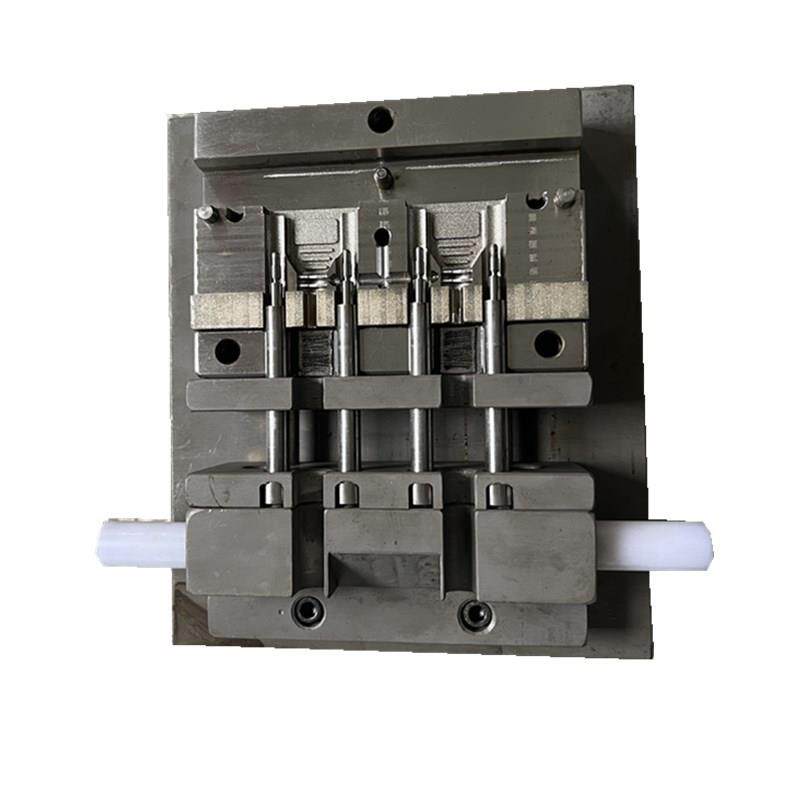 深圳模具厂生产电脑头9针模具手机充电线 注塑模具款式随机发货