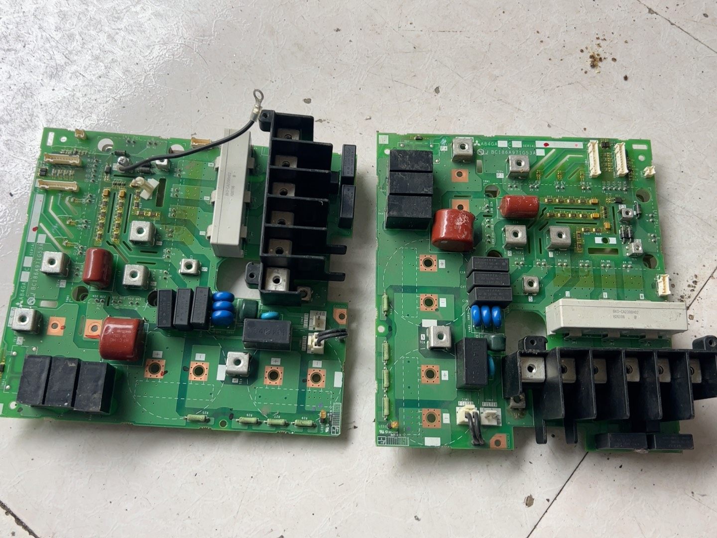 三菱bc186a971g53a 驱动板，拆机有碰伤，模块包好