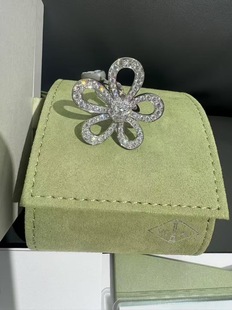 99新VCA/梵克雅宝flowerlace白金满钻大花50号女款花朵戒指