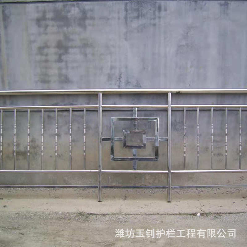 304不锈钢栏杆护栏室外围墙护栏自建房阳台护栏防护网不锈钢厂家