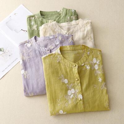 Women's embroidered shirt with yarn embroidery and