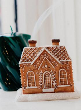 新款直销跨境新品家居装饰品摆件姜饼屋香锥燃烧器烛台客厅摆件树