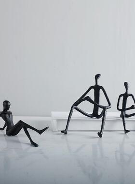 现代极简约黑色铸铁金属人物摆件创意抽象工艺品办公室书房博古架