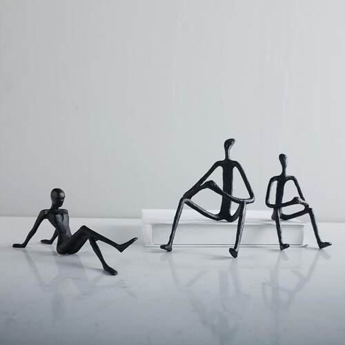 现代极简约黑色铸铁金属人物摆件创意抽象工艺品办公室书房博古架