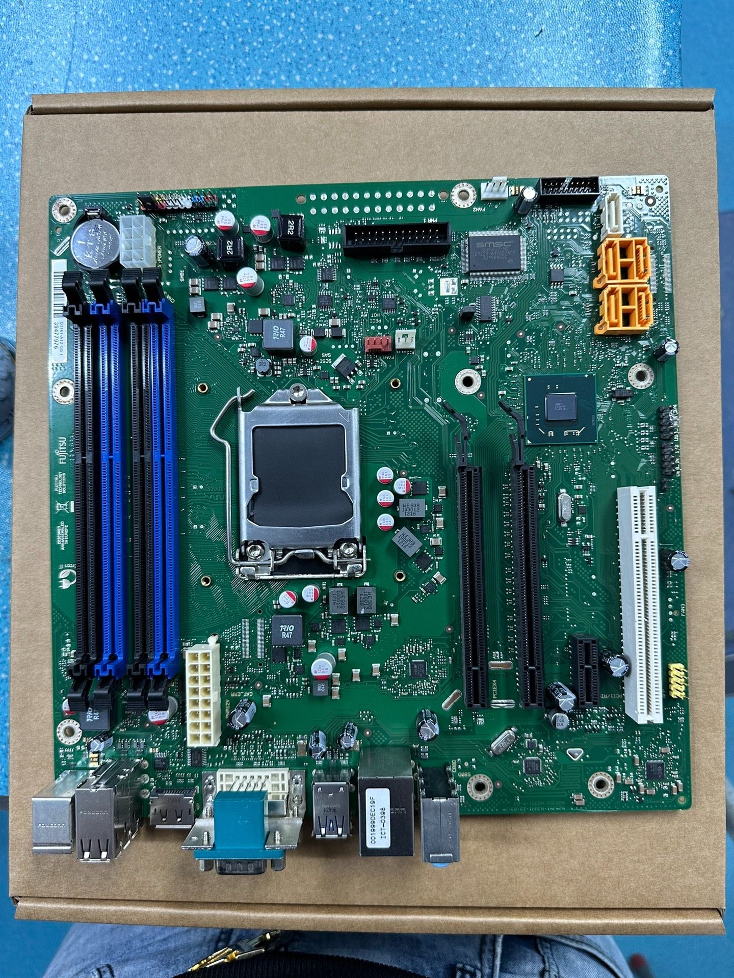 富士通D3161-A12-GS1  成色如图，包好包邮