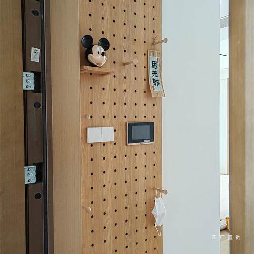 实木洞洞板展示架木质户桌面面书桌收玄纳墙入门口关GEI墙置物架