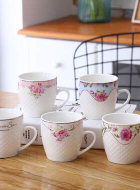家用陶瓷小茶杯老式茶碗简约中国结功夫茶具套装陶瓷茶壶盖碗6个
