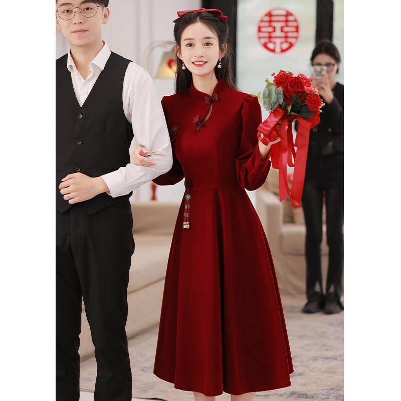 中式改良敬酒服女春秋季新款立领丝绒旗袍礼服修身收腰长袖连衣裙