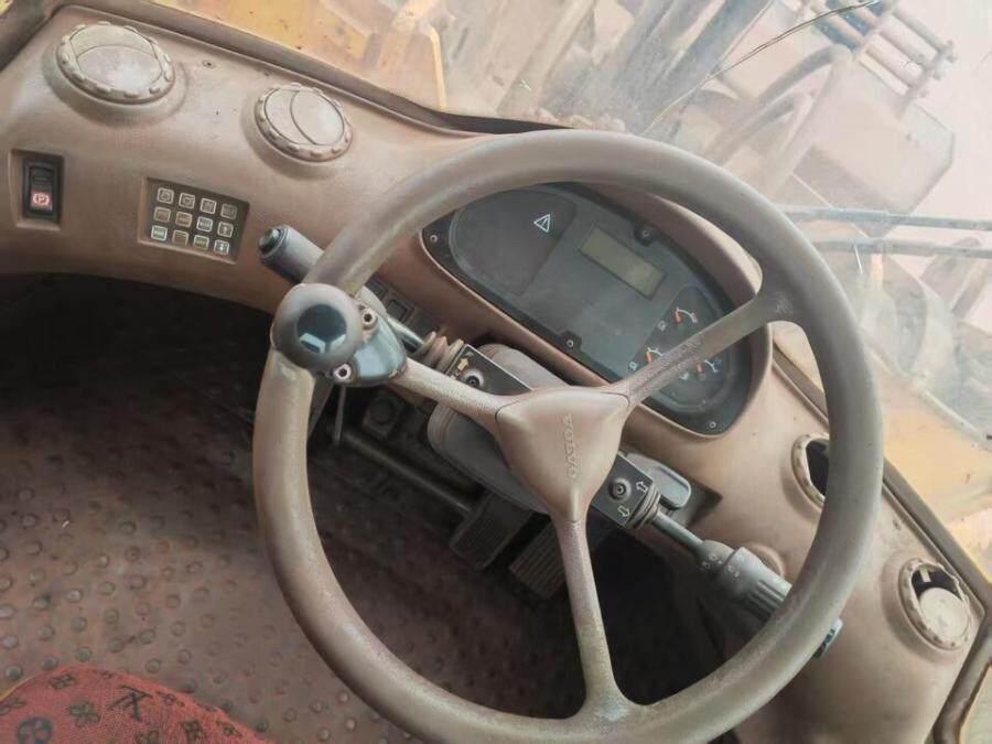 4月10日大连标的2-资产处置沃尔沃180E装载机一辆网络拍卖公告