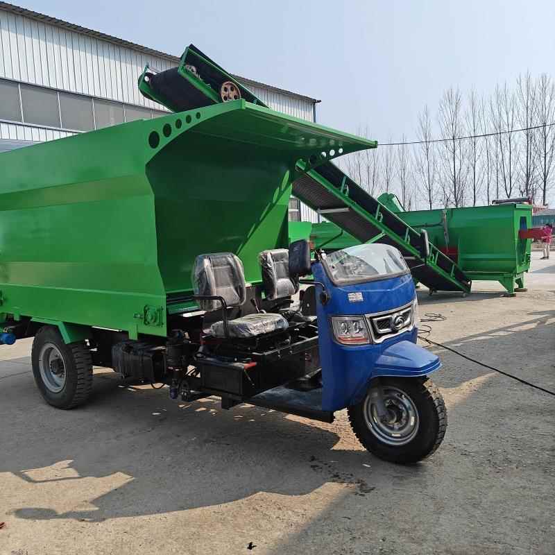 自走式养殖场投草车牛场两边出料撒料车黑山羊电动喂草机