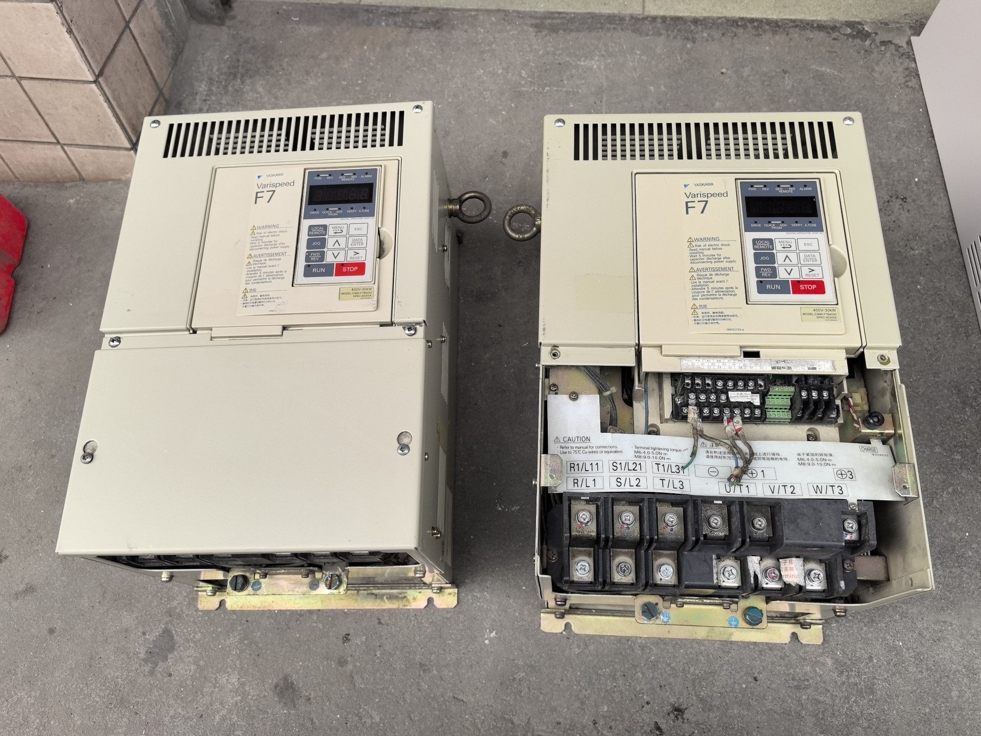 安川变频器 实物图 功能包好 成色不错 有1台少盖子 CIM