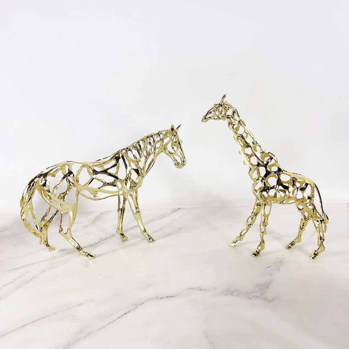 欧创意几何镂空动物狮子大象骏马雕塑金属摆件客厅玄关家居饰品