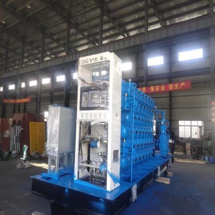撬装移动式集成 CNG 加气子站 采用 V 型系列压缩机