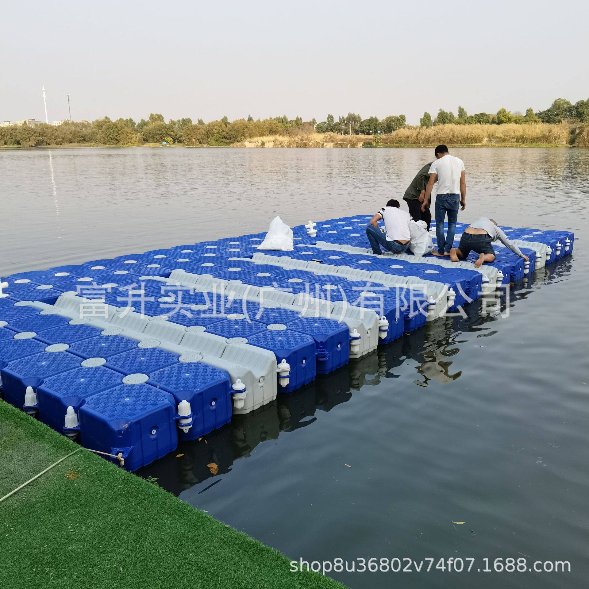 现货塑胶单双体浮筒 水上休闲平台浮桥 快艇泊位型浮动码头