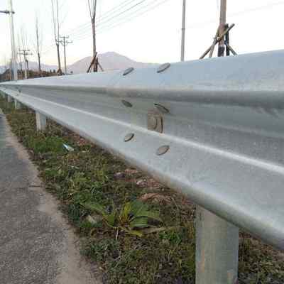 热镀锌钢波形护栏板高速公路交通防撞三波喷塑乡村镇道路双波护栏