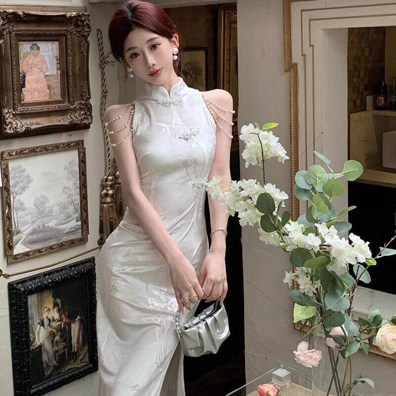 新中式白色改良旗袍挂脖连衣裙女夏季高级性感绝美修身包臀裙礼服