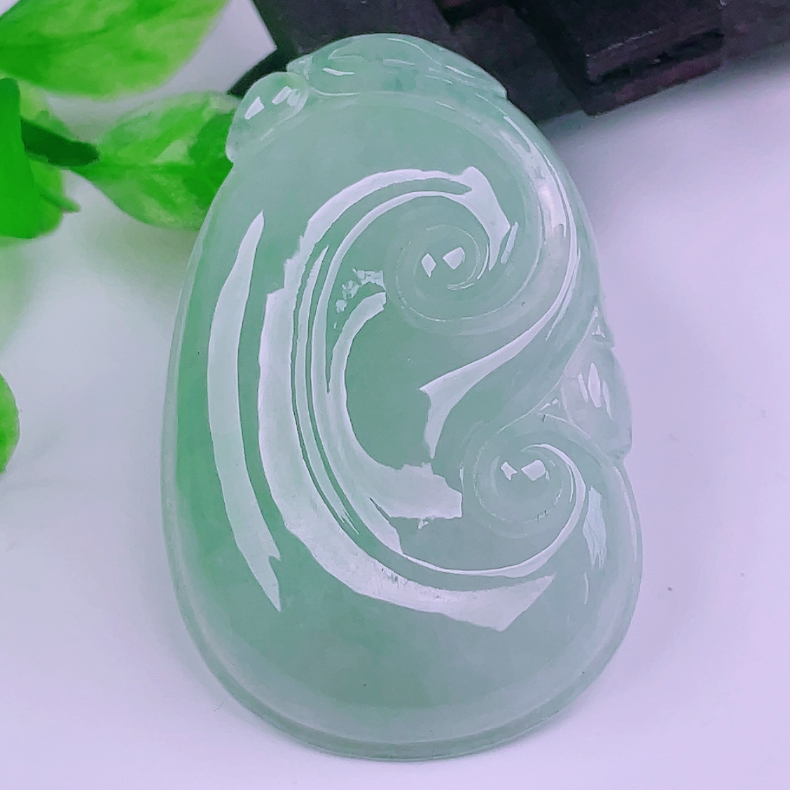 缅甸天然真品翡翠冰润满色飘绿花高端精美时尚闪拍如意玉珠宝吊坠