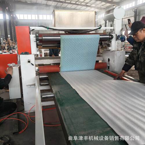 XPE海绵皮革复合机 隔音板防撞板EVA复合机 泡棉铝箔无纺布贴合机