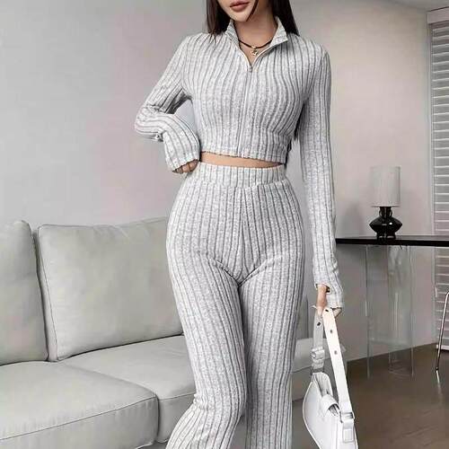 拉炼短款上衣高腰喇叭裤套装 Short Top High Waist Pants Set