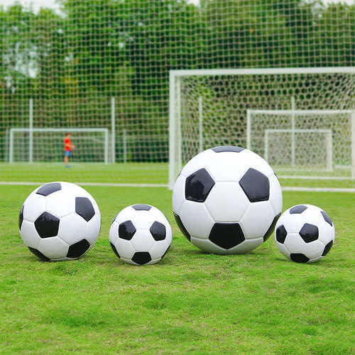 玻璃钢仿真足球模型摆件户外园林学校操场草坪篮球排球景观雕塑