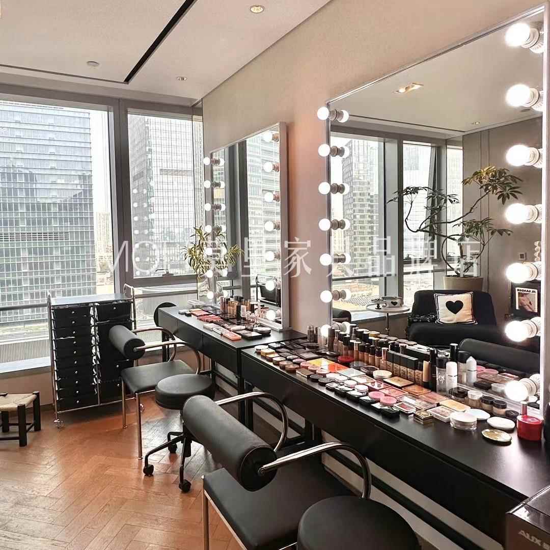 覆古风格工作室婚纱工作室专业梳妆台与灯高端婚纱店摄影工作室专
