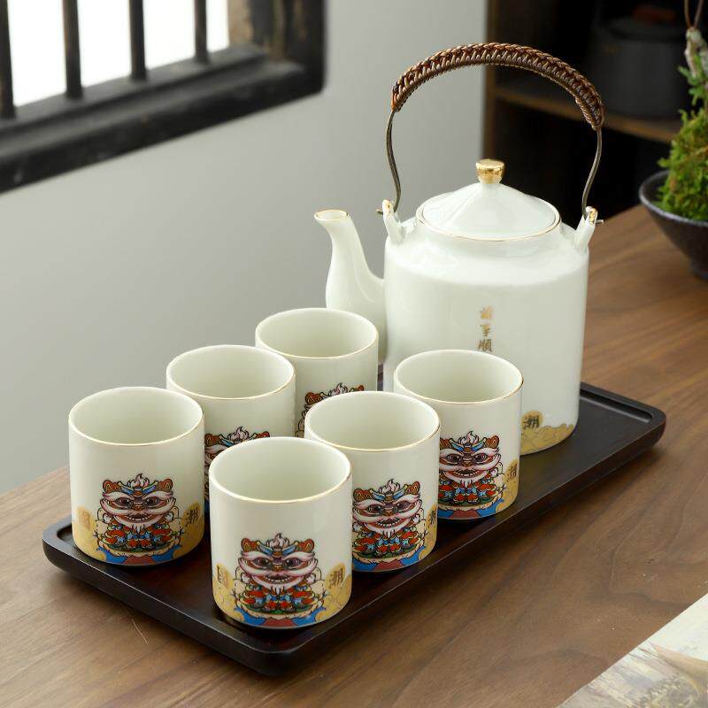 斗彩陶瓷茶壶大容量提梁壶中式高温凉水民宿家用办公泡茶壶配杯子