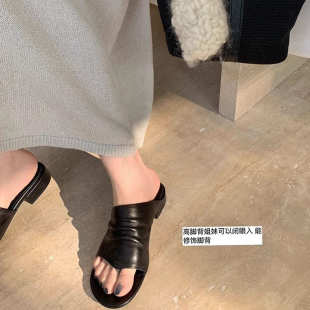 面粗跟女拖鞋 风褶皱鞋 钱极百 妈老夏简夏季 搭葡萄宽凉软皮新款