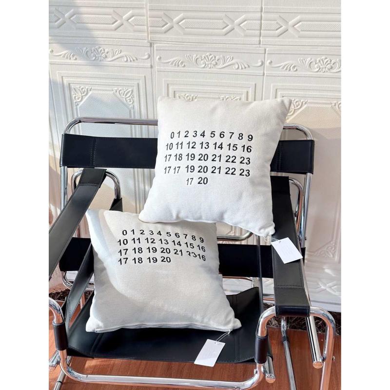 马吉家刺绣款懒人抱枕白色的帆棉布家用办公车用送礼