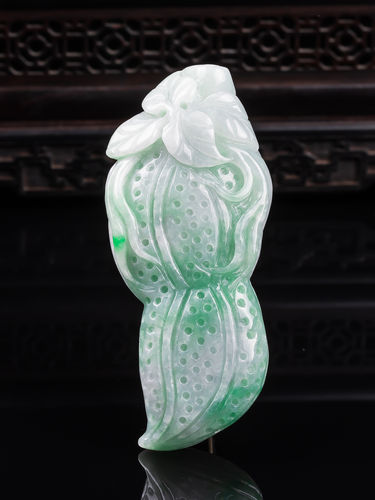 缅甸天然真品翡翠冰飘绿特色高端精品珠宝闪拍花生玉石吊坠63.27g