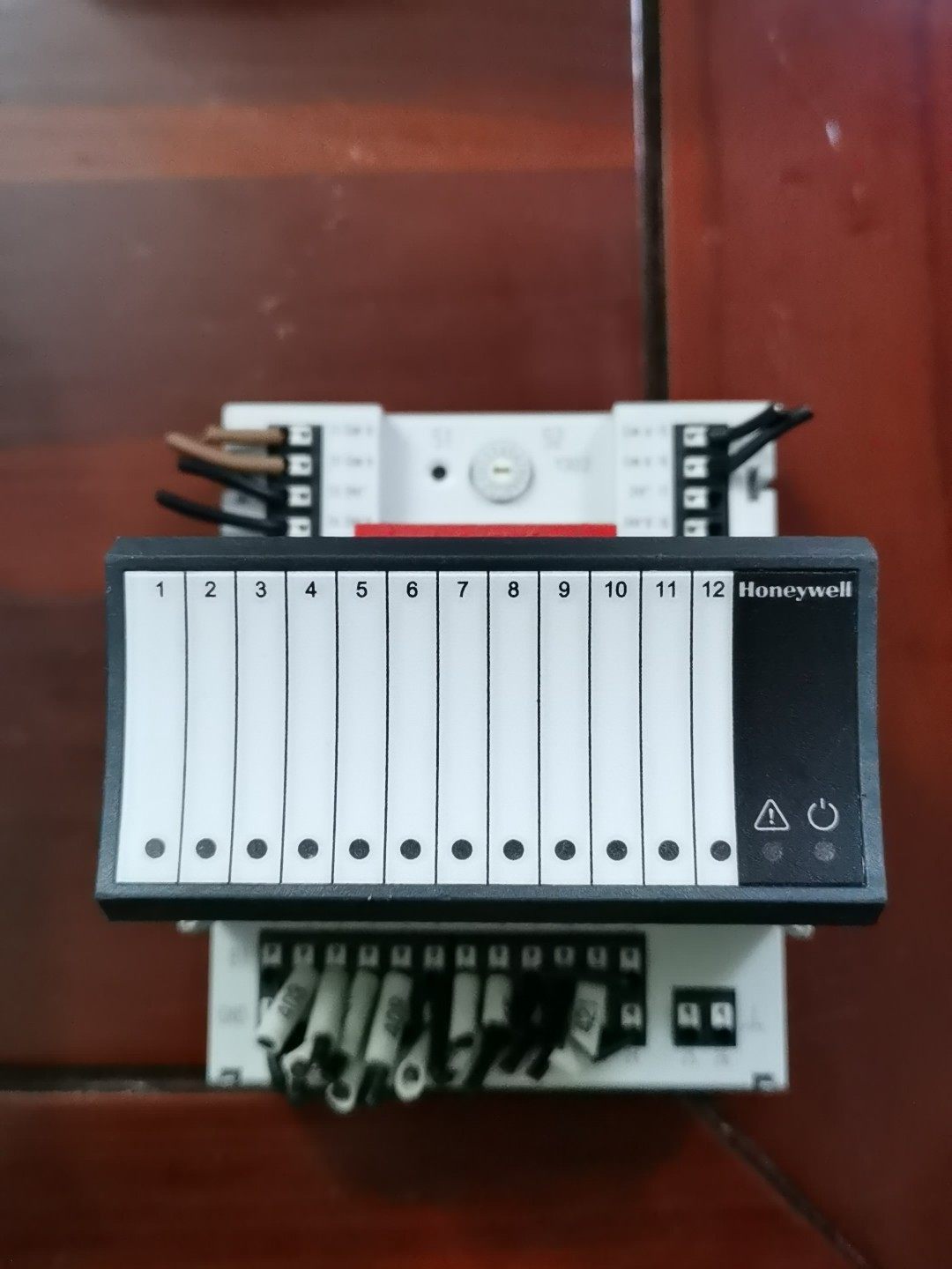 Honeywell霍尼韦尔PLC XFL823A 1407A