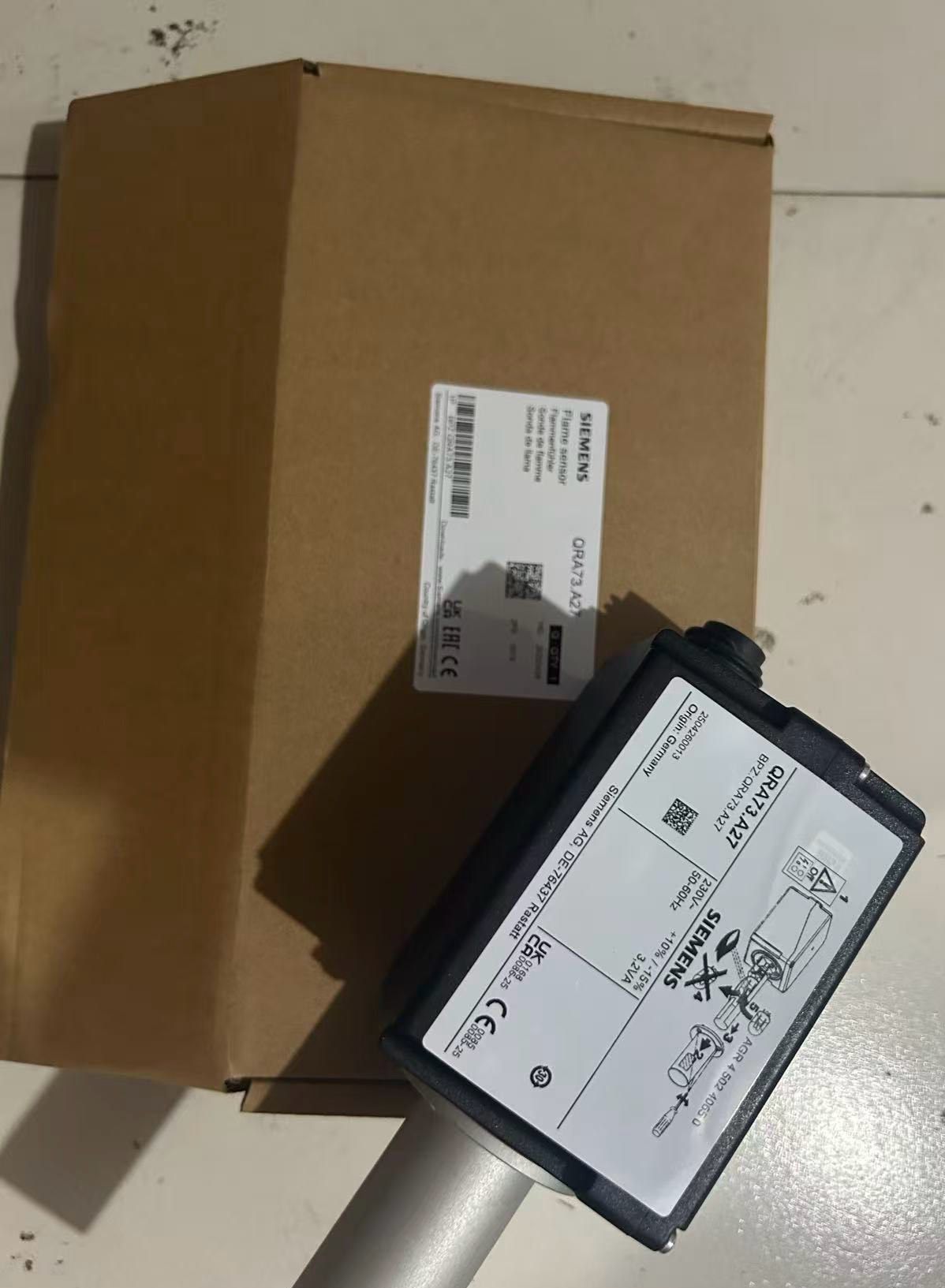西门子QRA73.A27火焰探测器全新原装